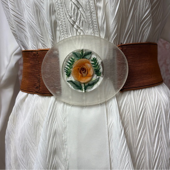 SOLD-Vintage 1970s José Cotel Paris Lucite Floral Belt - Picture 2 of 11